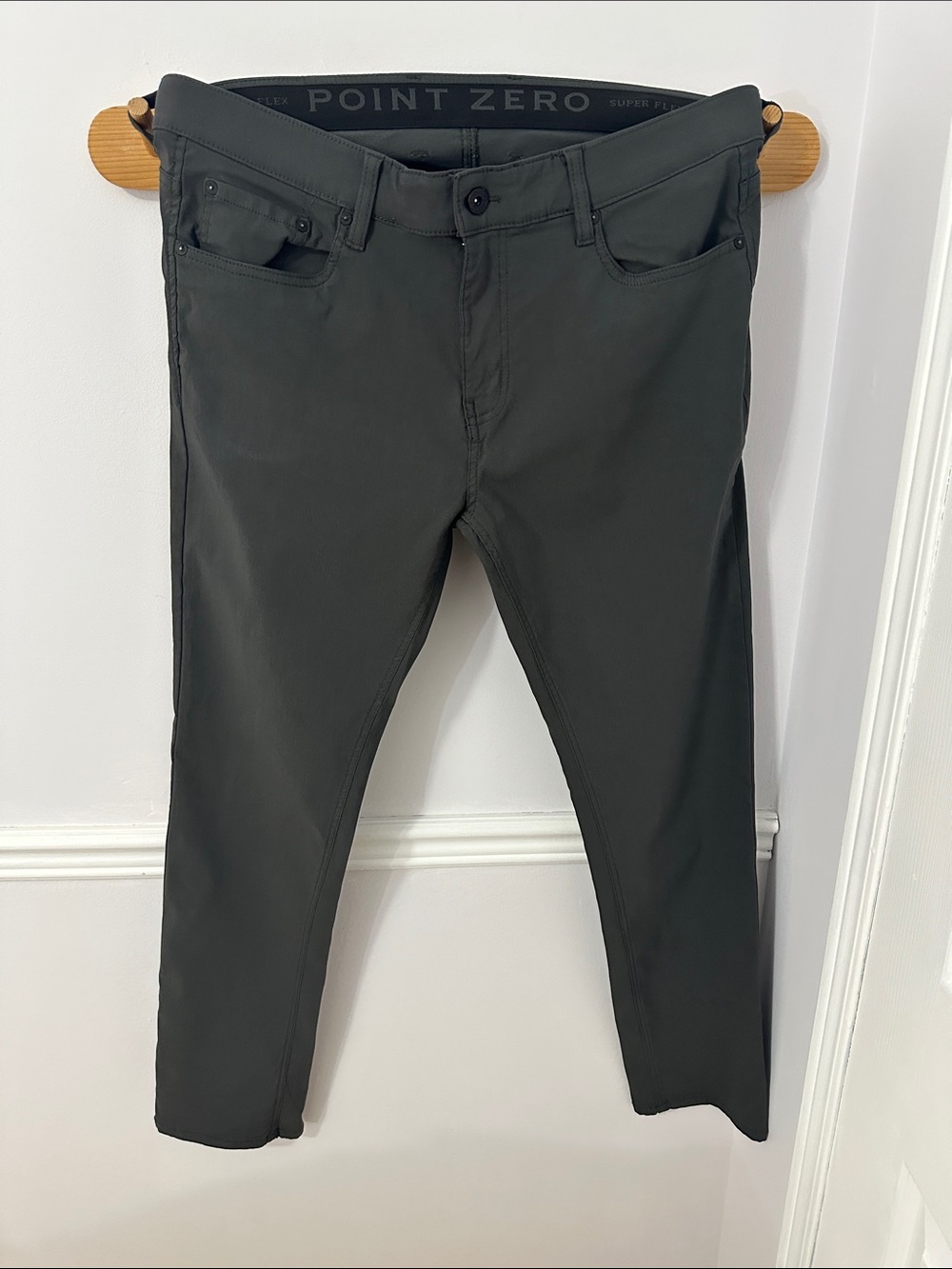 Point Zero Men's pants 36x32 in Charcoal